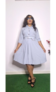 robe grise avec ceinture