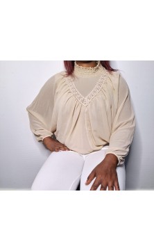 shirt creamy coloured, long sleeves, one size