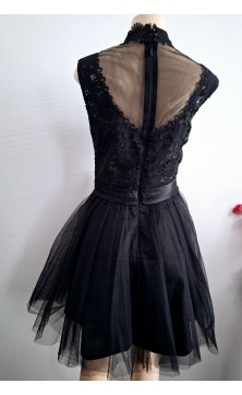 Mini robe noire  avec Noeux sans manches