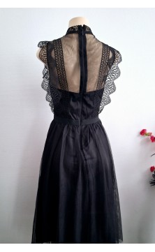 Robe noire avec dentelle