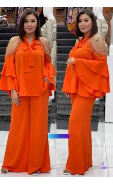 orange set, open shoulders...