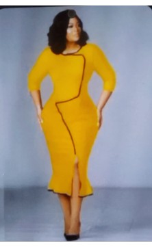 Robe jaune avec fente de...