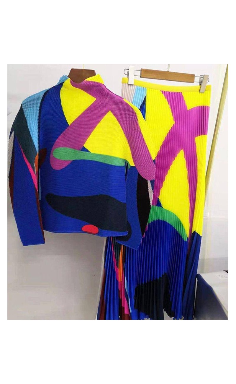 Combination of folded skirt and pull multi color