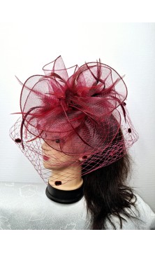 chapeau de cérémonie rouge...