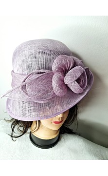chapeau de cérémonie mauve