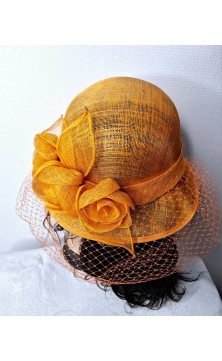 chapeau de cérémonie  orange avec voile