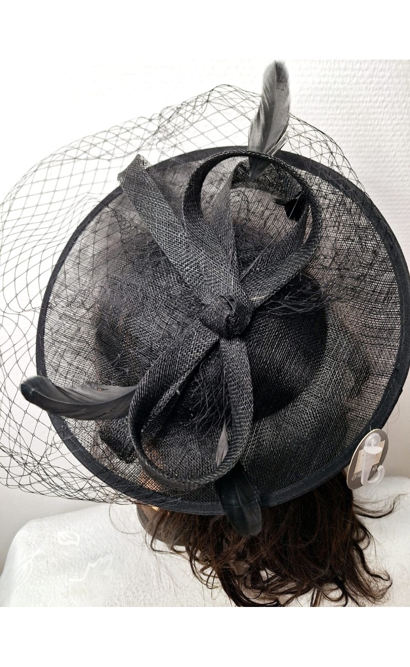 chapeau de cérémonie noire avec voile