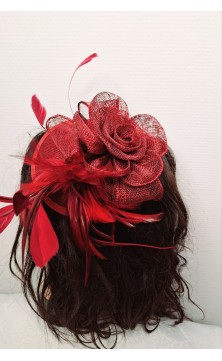 chapeau de cérémonie rouge...
